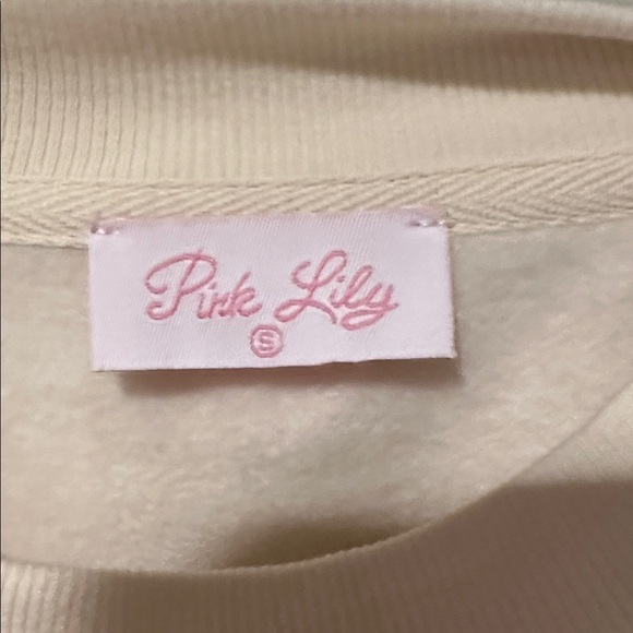Pink Lily small Cream 'Dear Santa' Crewneck Sweatshirt. Like new - Picture 5 of 5